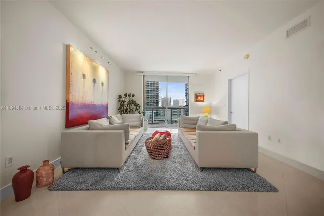 $470,000 | 1060 Brickell Avenue, Unit 1513, Miami, FL 33131