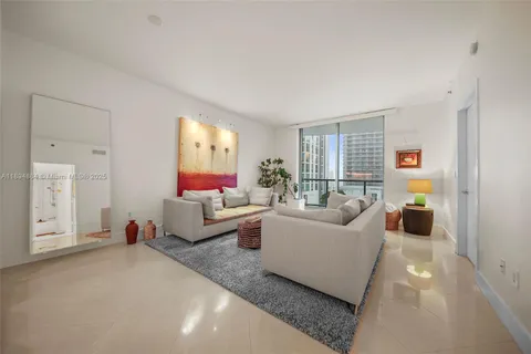 $470,000 | 1060 Brickell Avenue, Unit 1513, Miami, FL 33131