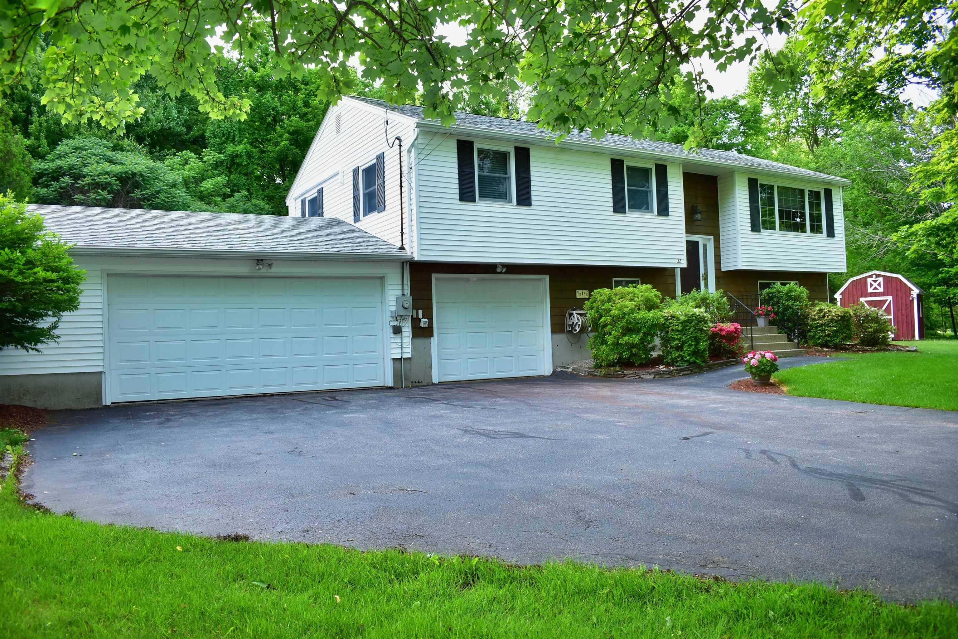 32 Lawrence Road Derry, NH 03038 - Photo 1 of 40