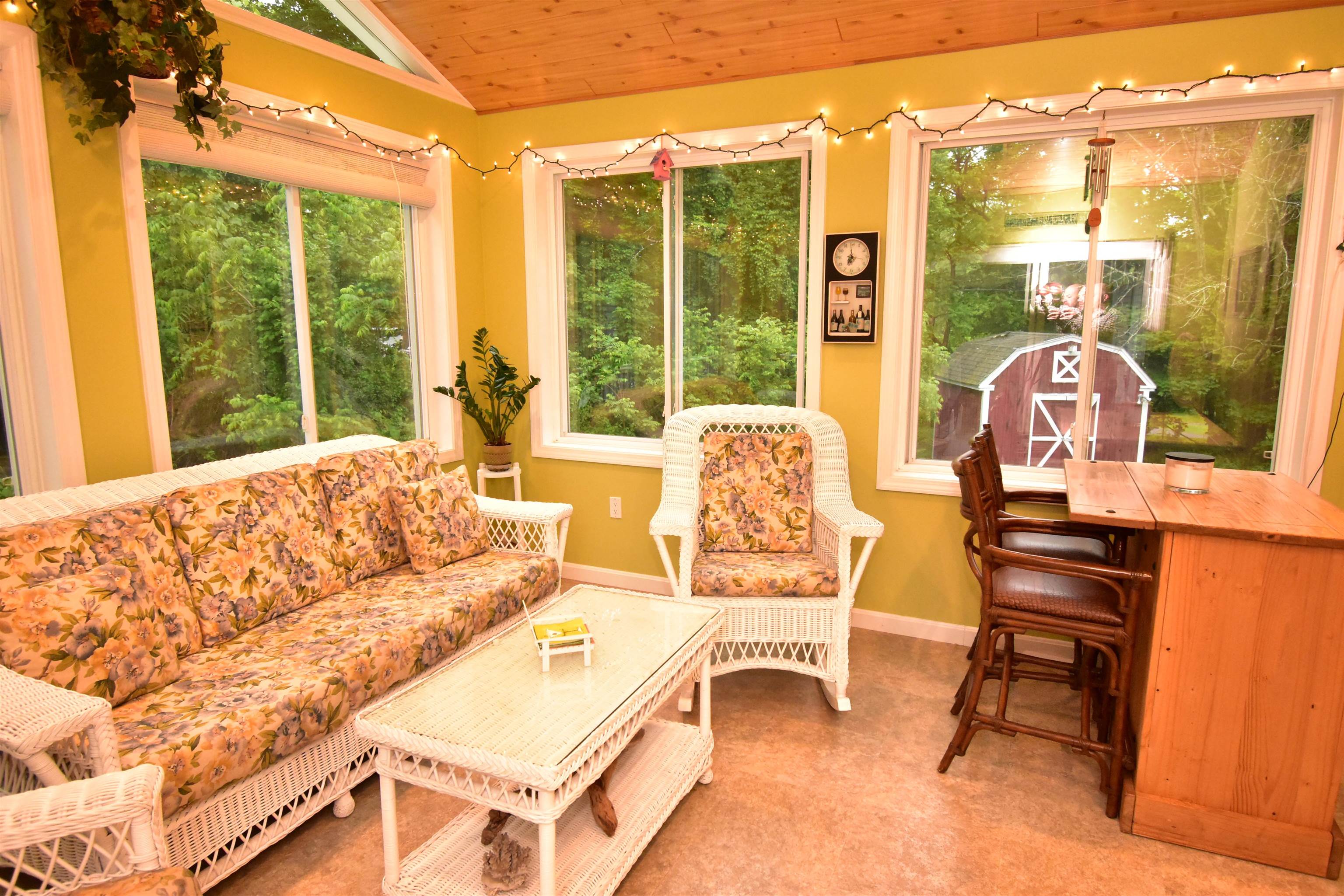 32 Lawrence Road Derry, NH 03038 - Photo 12 of 40
