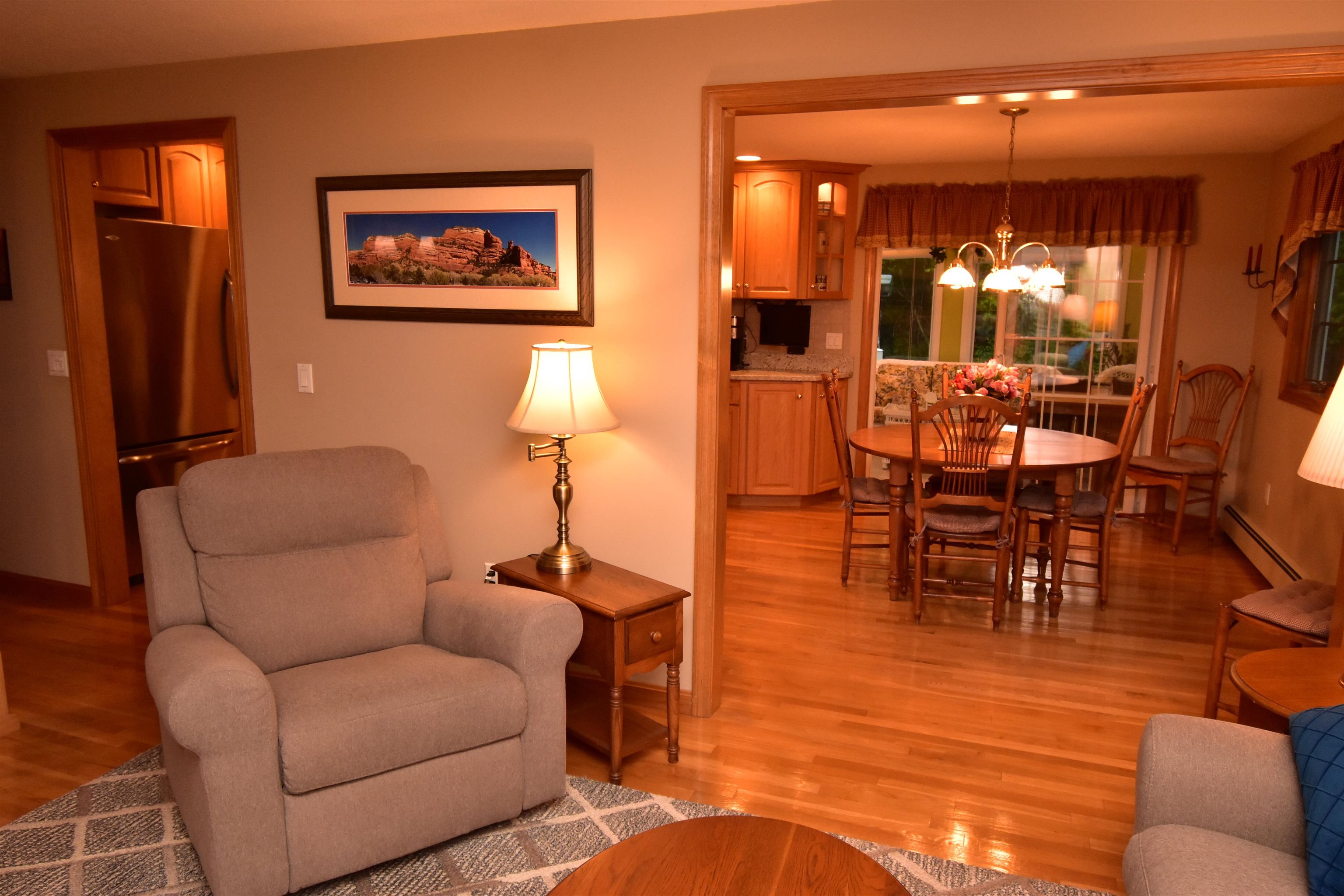 32 Lawrence Road Derry, NH 03038 - Photo 13 of 40