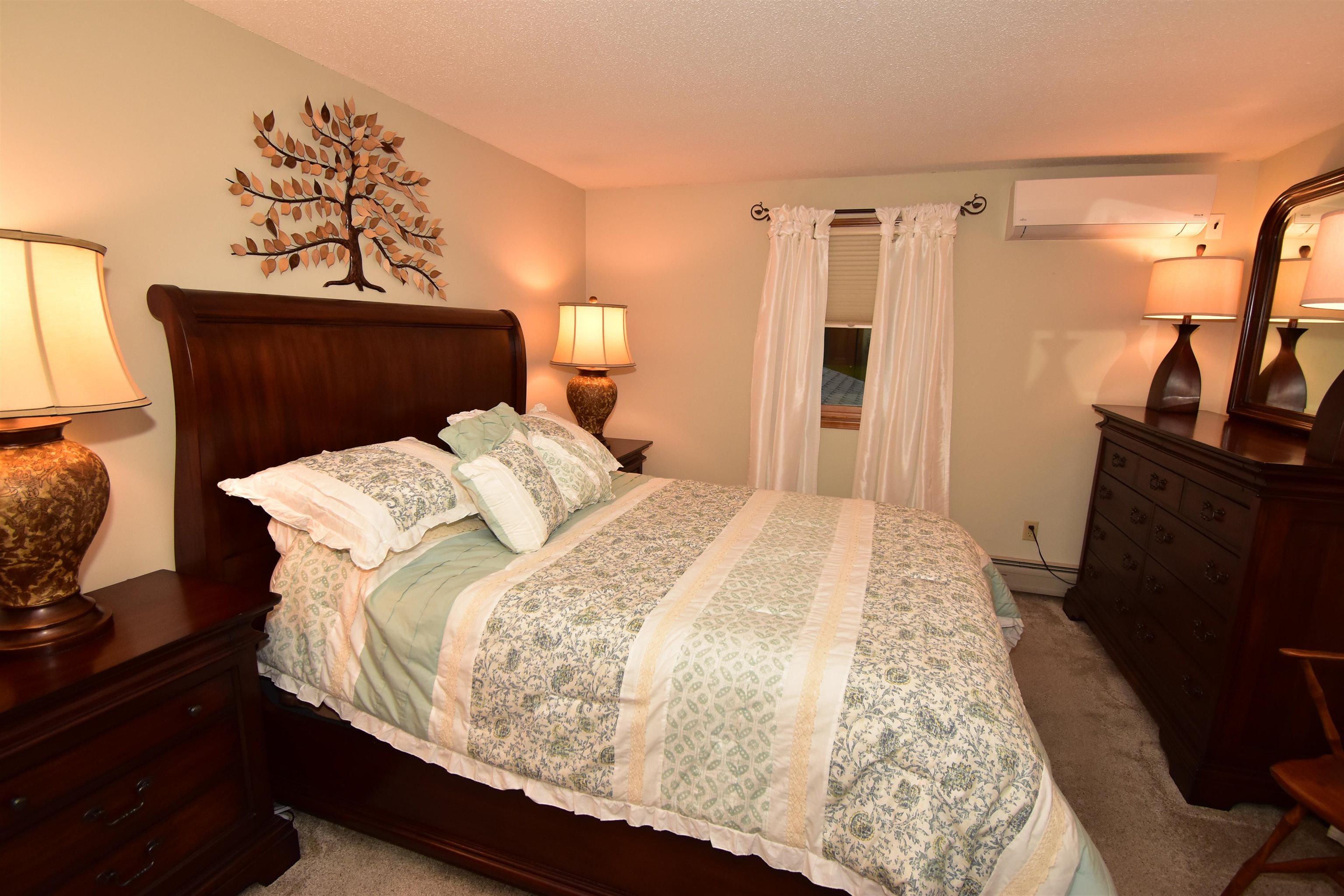 32 Lawrence Road Derry, NH 03038 - Photo 17 of 40