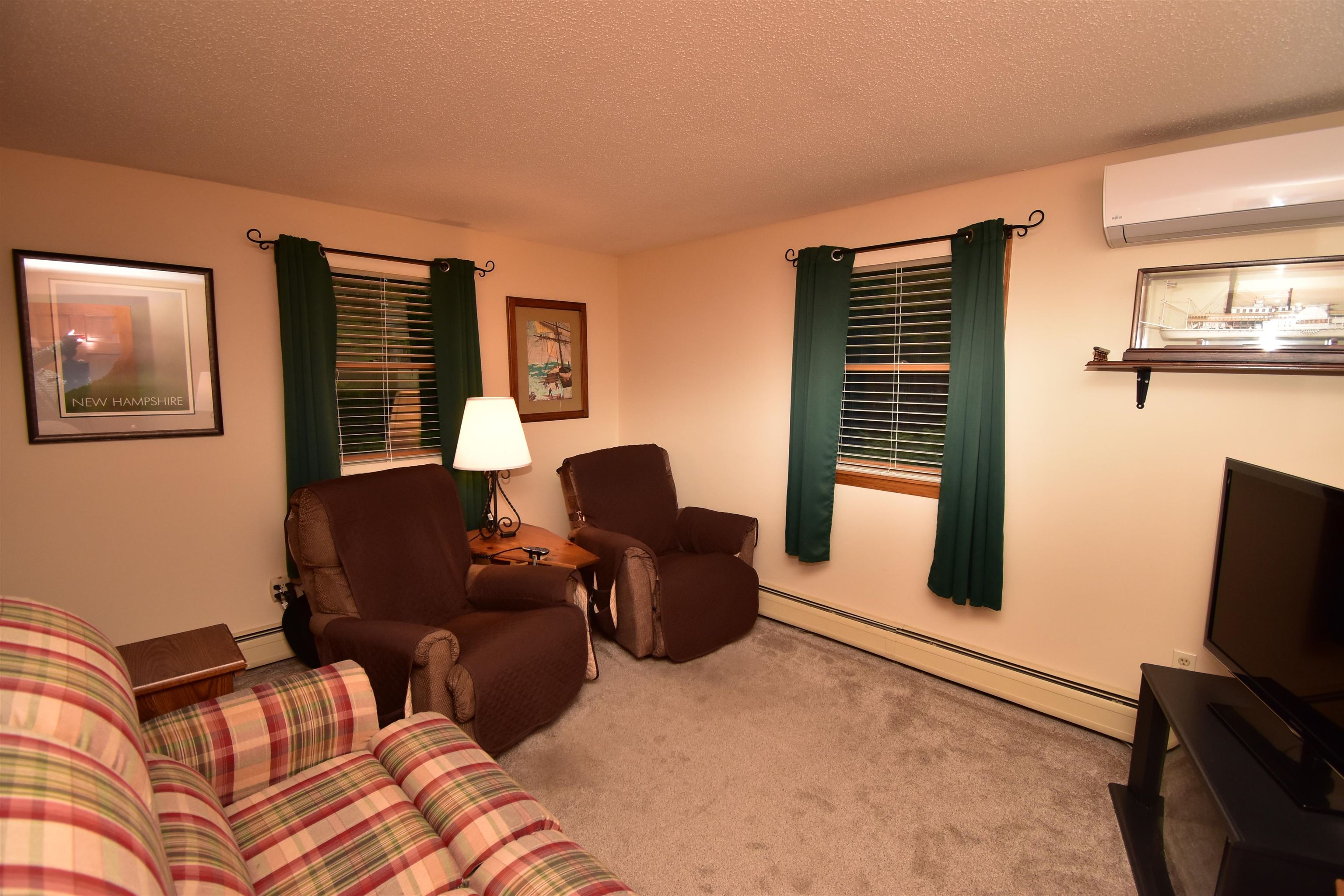 32 Lawrence Road Derry, NH 03038 - Photo 22 of 40