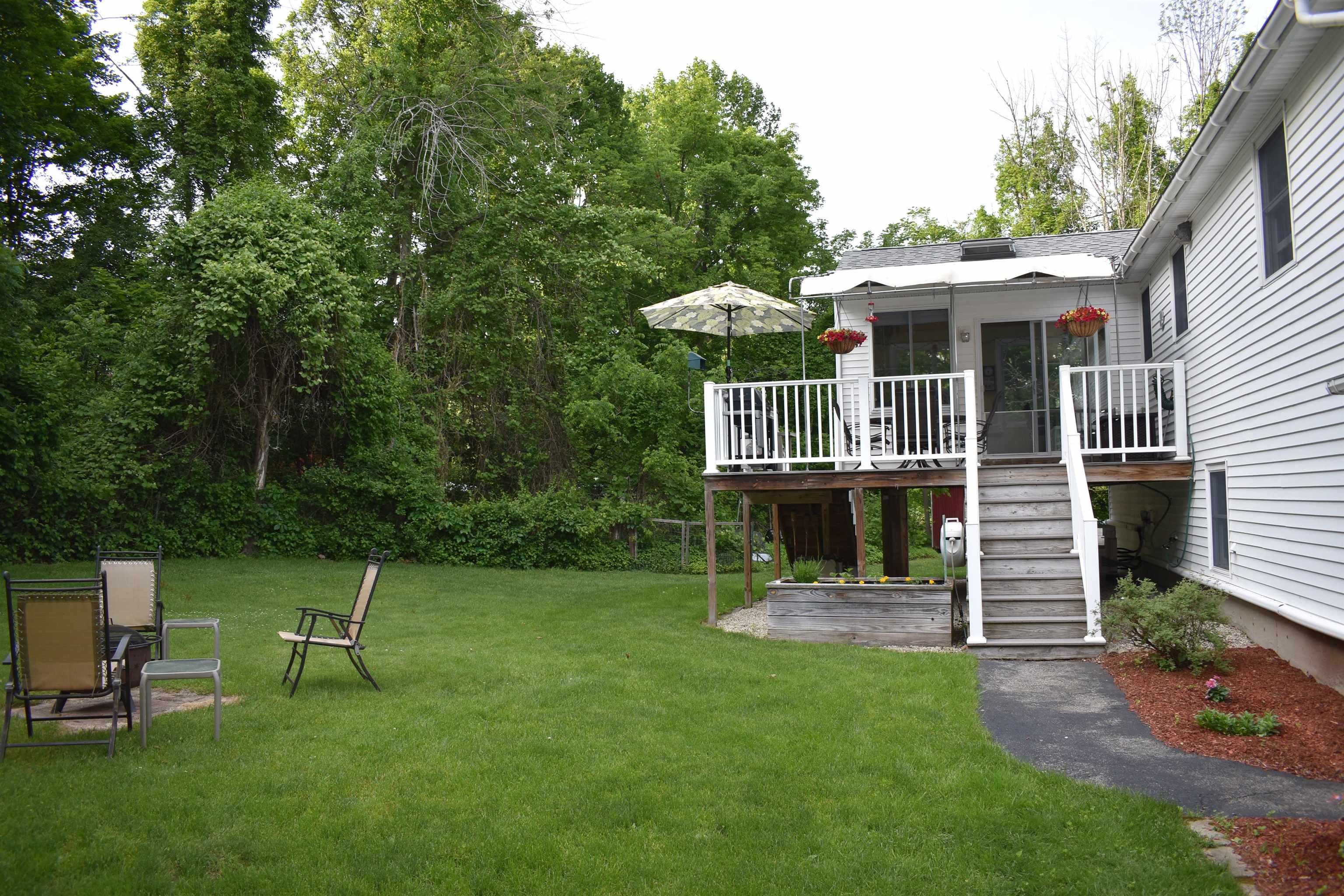 32 Lawrence Road Derry, NH 03038 - Photo 33 of 40