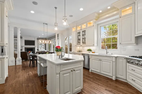 $2,100,000 | 1045 Woodlawn Road, Glenview, IL 60025