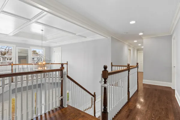 $2,100,000 | 1045 Woodlawn Road, Glenview, IL 60025