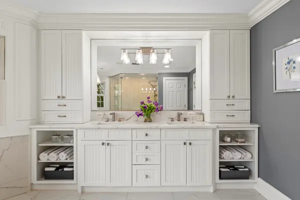 $2,100,000 | 1045 Woodlawn Road, Glenview, IL 60025