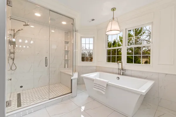 $2,100,000 | 1045 Woodlawn Road, Glenview, IL 60025