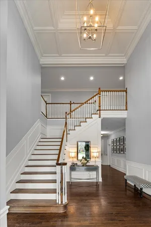 $2,100,000 | 1045 Woodlawn Road, Glenview, IL 60025