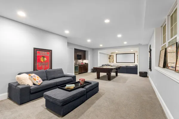 $2,100,000 | 1045 Woodlawn Road, Glenview, IL 60025