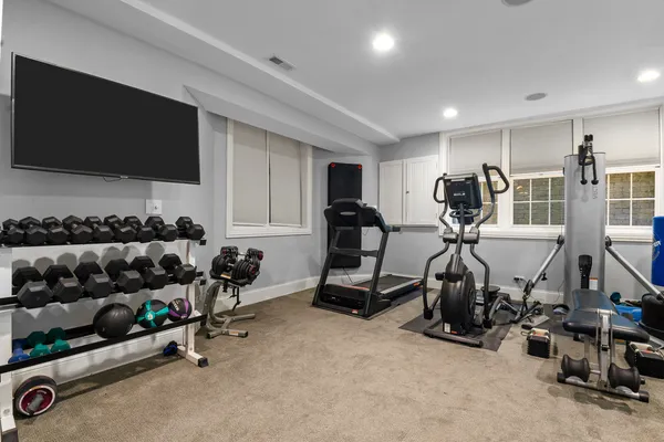 $2,100,000 | 1045 Woodlawn Road, Glenview, IL 60025