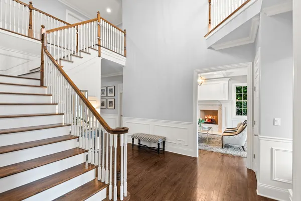 $2,100,000 | 1045 Woodlawn Road, Glenview, IL 60025