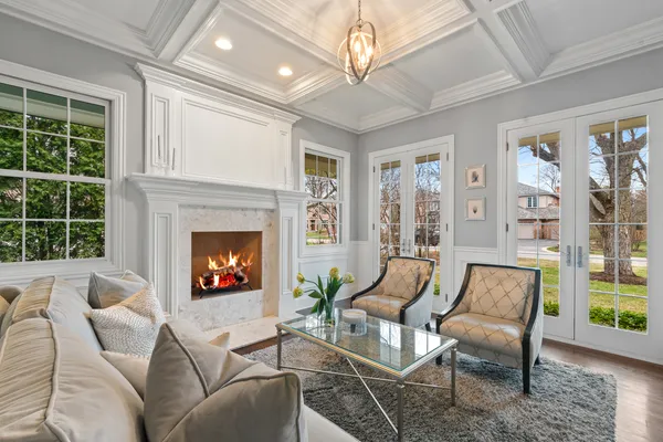 $2,100,000 | 1045 Woodlawn Road, Glenview, IL 60025