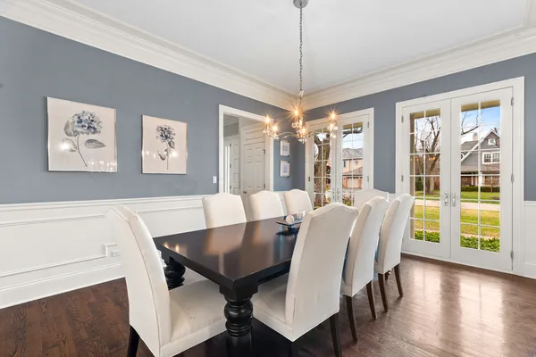 $2,100,000 | 1045 Woodlawn Road, Glenview, IL 60025