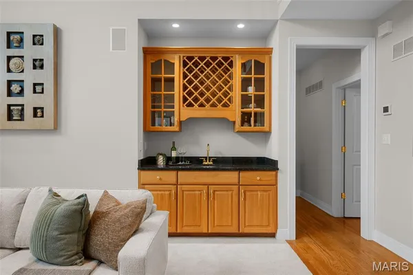 $1,370,000 | 17702 Horse Creek Court, Chesterfield, MO 63005