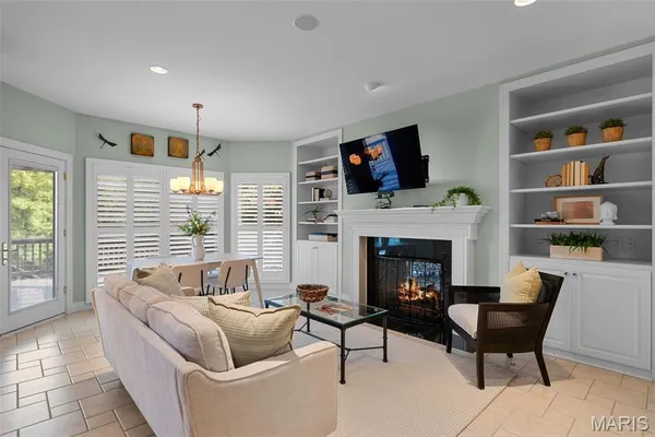 $1,370,000 | 17702 Horse Creek Court, Chesterfield, MO 63005