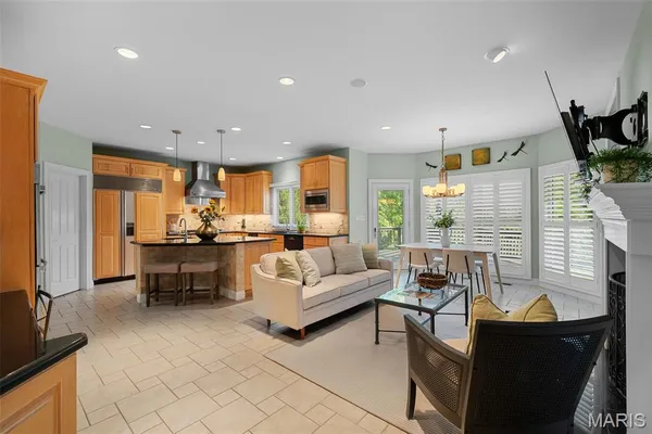 $1,370,000 | 17702 Horse Creek Court, Chesterfield, MO 63005