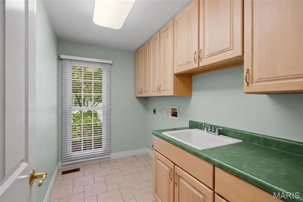 $1,370,000 | 17702 Horse Creek Court, Chesterfield, MO 63005