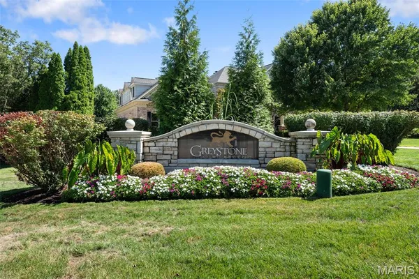 $1,370,000 | 17702 Horse Creek Court, Chesterfield, MO 63005