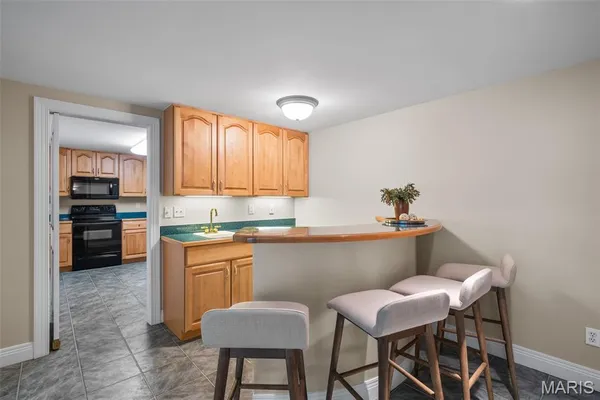 $1,370,000 | 17702 Horse Creek Court, Chesterfield, MO 63005