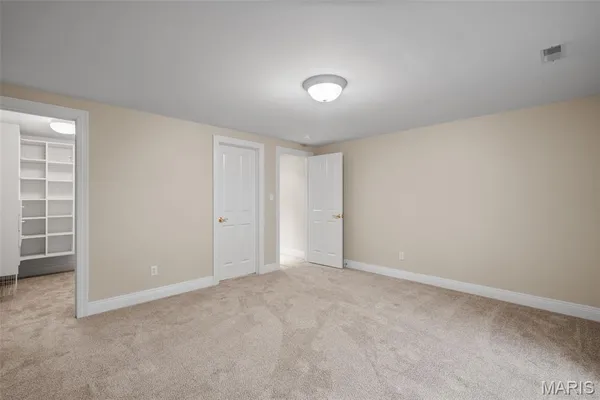 $1,370,000 | 17702 Horse Creek Court, Chesterfield, MO 63005