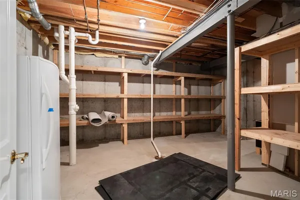 $1,370,000 | 17702 Horse Creek Court, Chesterfield, MO 63005