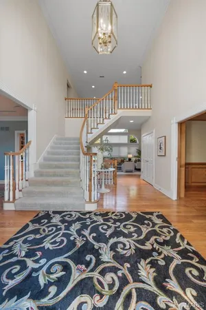 $1,370,000 | 17702 Horse Creek Court, Chesterfield, MO 63005
