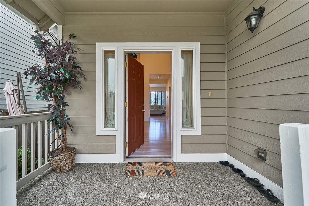4432 Northeast 2nd Court Renton, WA 98059 - Photo 3 of 24