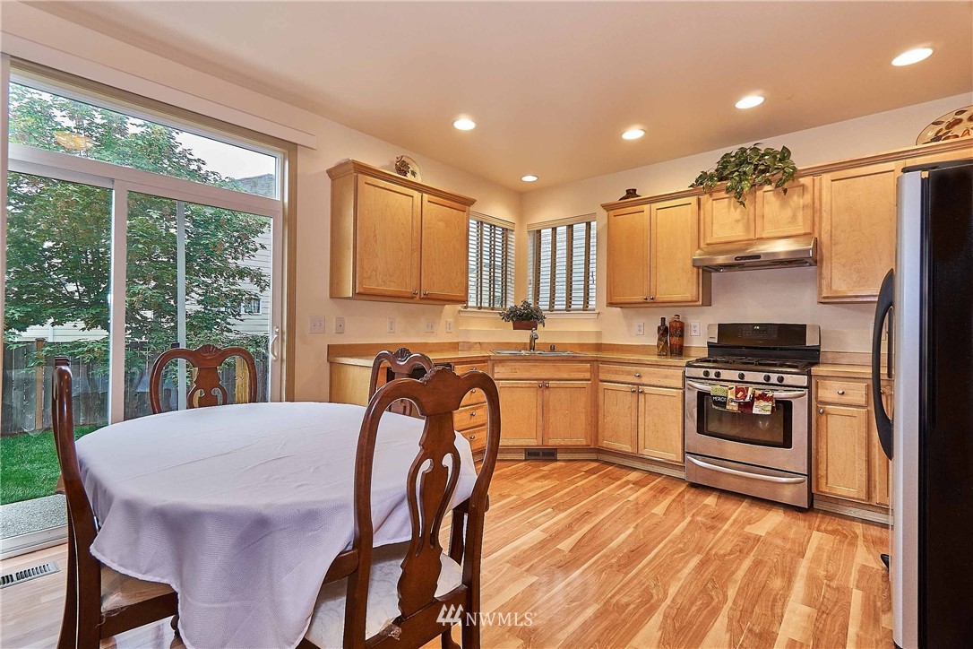 4432 Northeast 2nd Court Renton, WA 98059 - Photo 8 of 24