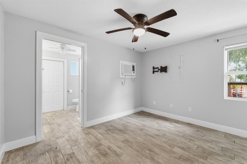 15509 Casey Rd Extension, Unit B Tampa, FL 33624 - Photo 8 of 28