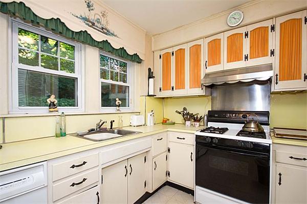 12 Sturges Road Boston, MA 02132 - Photo 7 of 17 Gallery Image 7