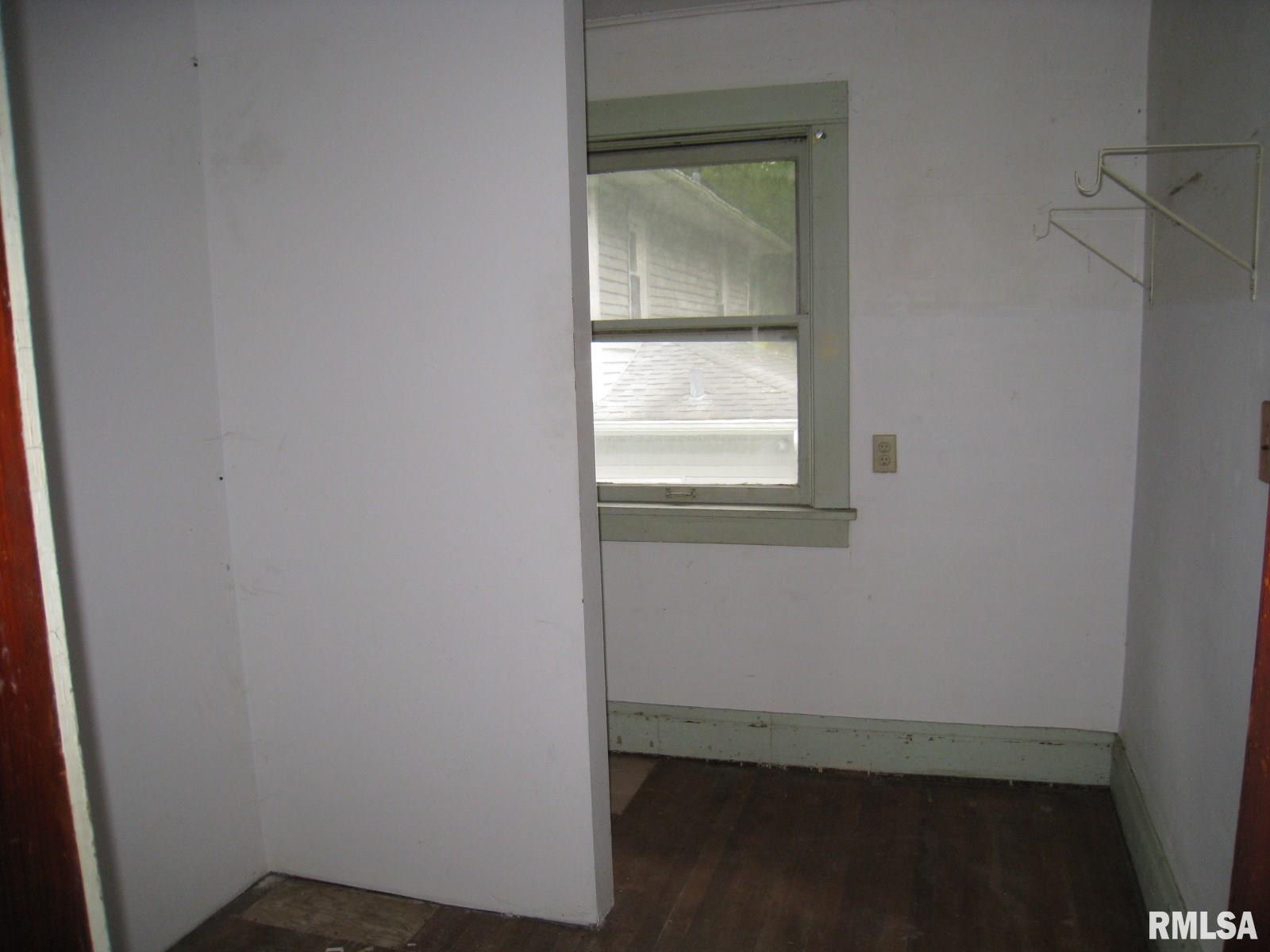 926 43rd Street Rock Island, IL 61201 - Photo 15 of 34