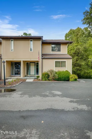 $205,000 | 605 Redstone Drive, Unit 28, Bristol, TN 37620