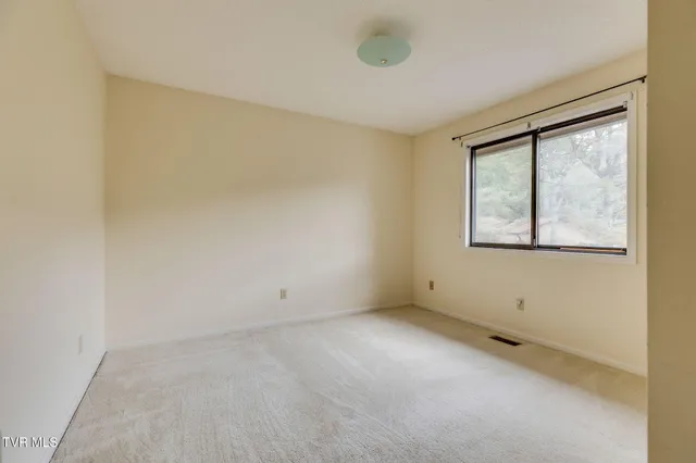 $205,000 | 605 Redstone Drive, Unit 28, Bristol, TN 37620