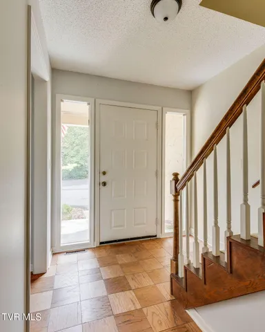 $205,000 | 605 Redstone Drive, Unit 28, Bristol, TN 37620