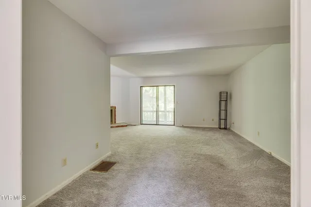 $205,000 | 605 Redstone Drive, Unit 28, Bristol, TN 37620