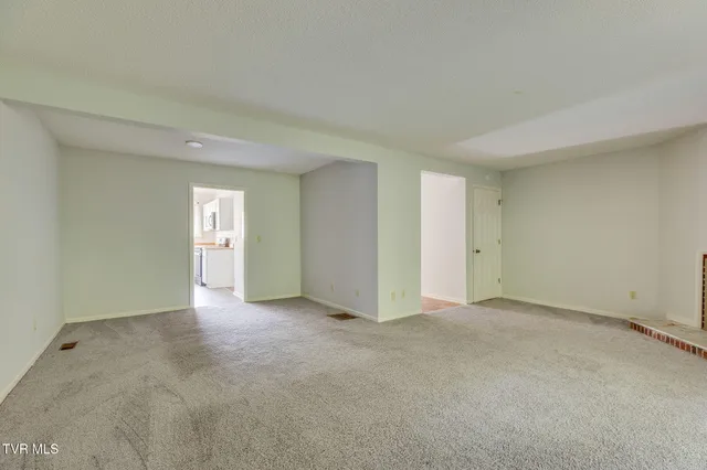 $205,000 | 605 Redstone Drive, Unit 28, Bristol, TN 37620