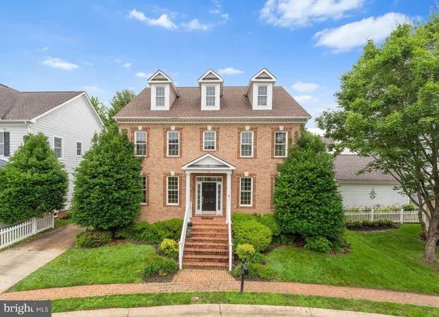 $769,900 | 116 Desales Drive, Purcellville, VA 20132