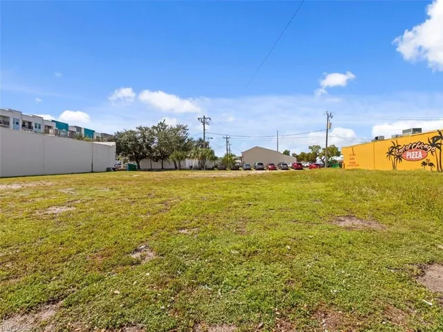 $599,900 | 4710 Southeast 9th Place, Cape Coral, FL 33904