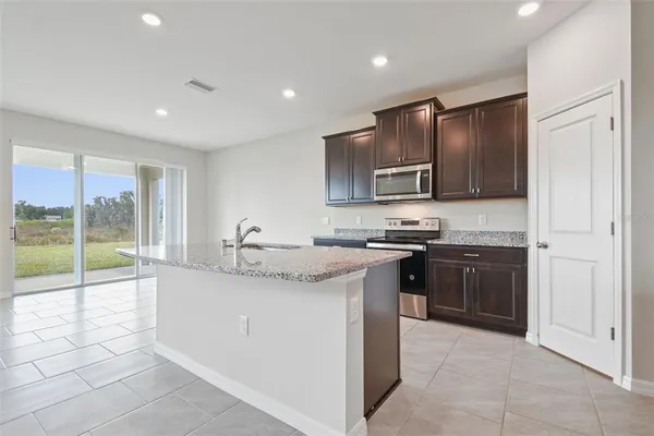 $3,150 | 3827 Sunny Spring Street, Plant City, FL 33565