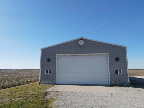 $2,000,000 | 5317 North 1600th Street, Newton, IL 62448