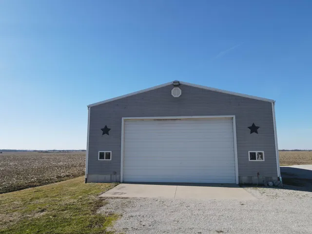 $2,000,000 | 5317 North 1600th Street, Newton, IL 62448