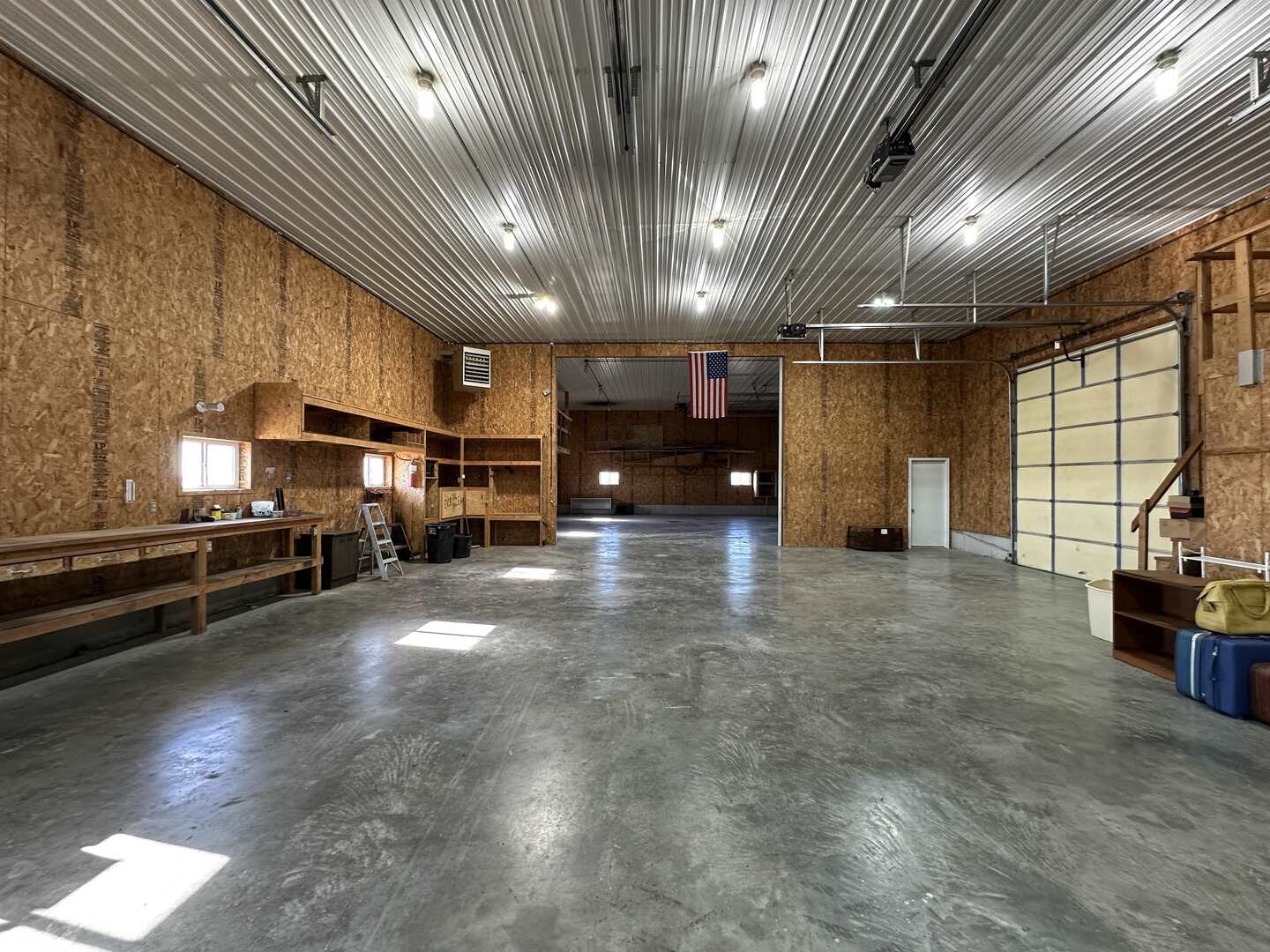 5317 North 1600th Street Newton, IL 62448 - Photo 34 of 63 a view of a room with gym equipment