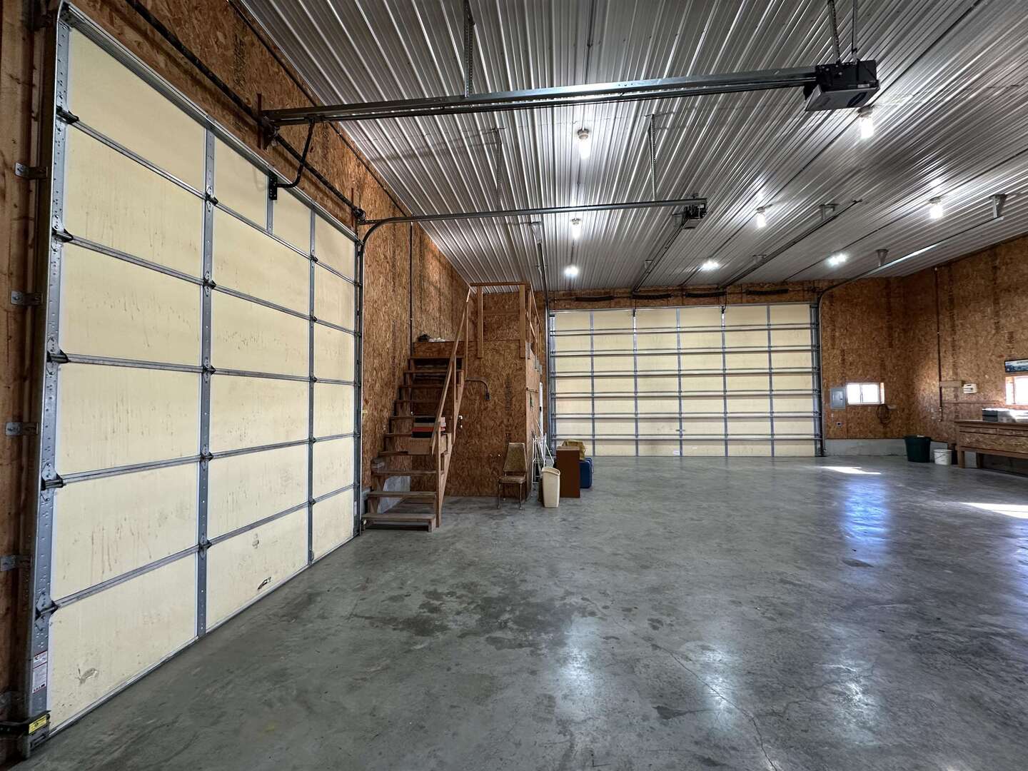 5317 North 1600th Street Newton, IL 62448 - Photo 36 of 63 a view of empty room with wooden floor