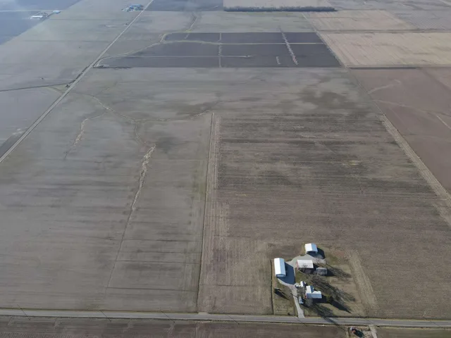 $2,000,000 | 5317 North 1600th Street, Newton, IL 62448