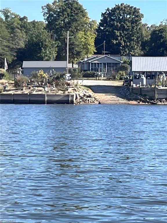 155 Beach Road Lexington, NC 27292 - Photo 6 of 24
