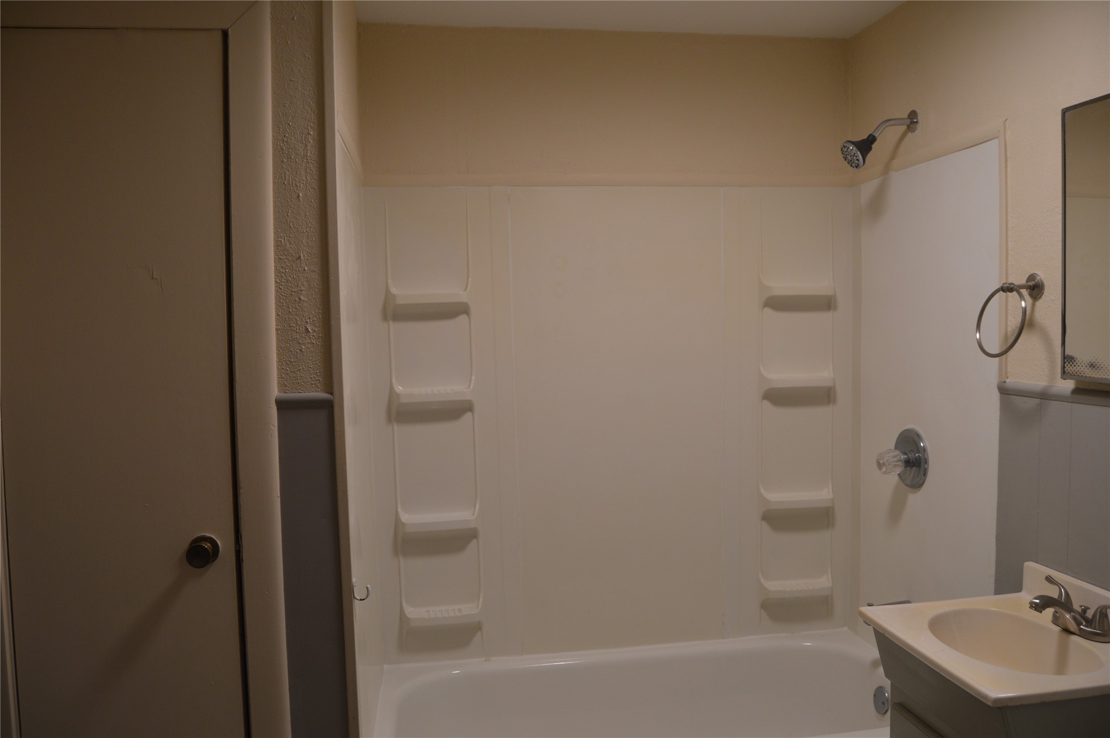 110 Cedar Street Highlands, TX 77562 - Photo 6 of 22