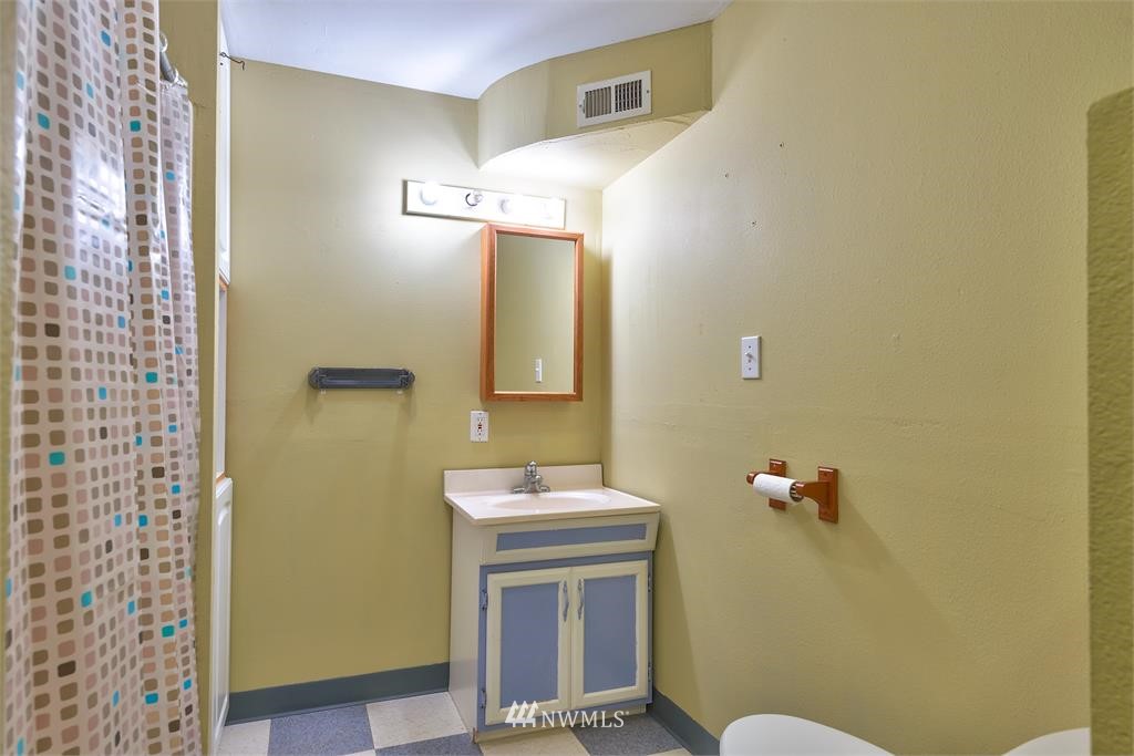 3130 Rocky Point Road Northwest Bremerton, WA 98312 - Photo 17 of 18 Gallery Image 17