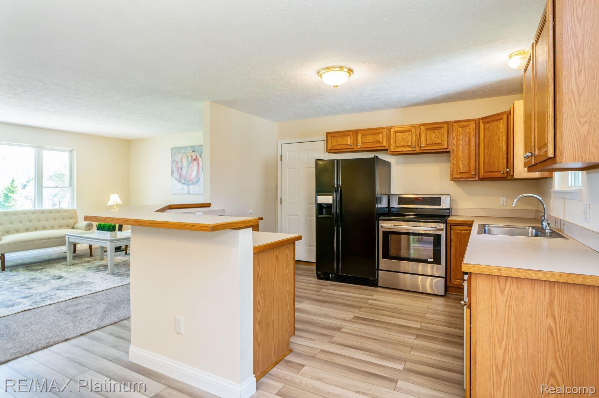 8587 West Lange Road Fowlerville, MI 48836 - Photo 8 of 37 9.jpg