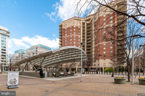 $3,900 | 901 North Monroe Street, Unit 1108, Arlington, VA 22201